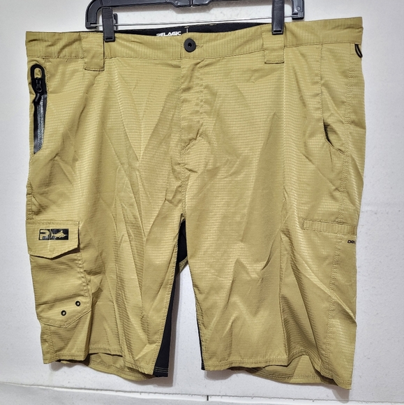 PELAGIC HIGH PERFORMANCE DRI-FLEX HYBRID II FISHING SHORTS MEN'S SIZE 40 - Picture 1 of 15